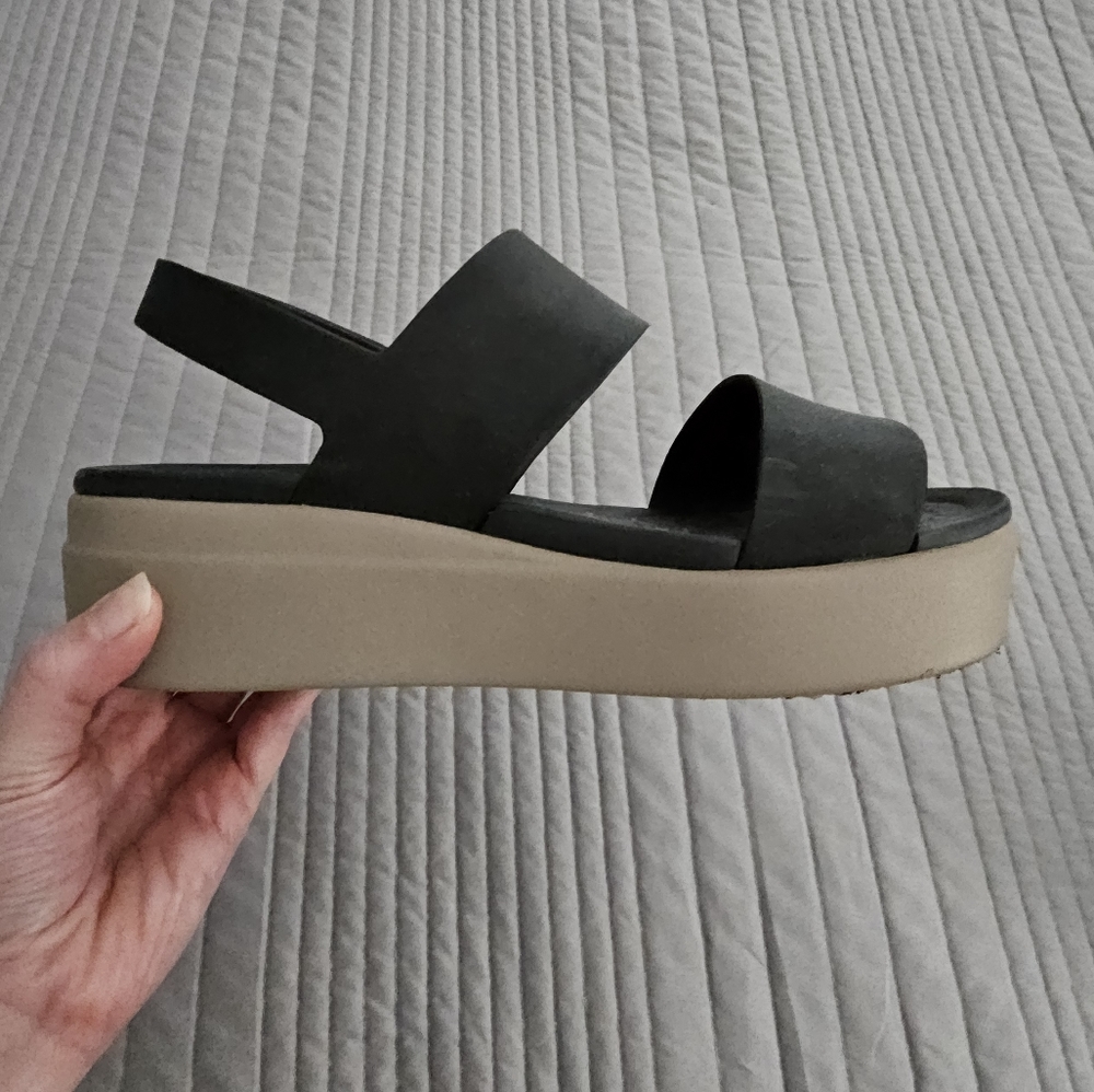 Crocs Brand Brooklyn Low Wedge Shoes - Picture 9 of 10